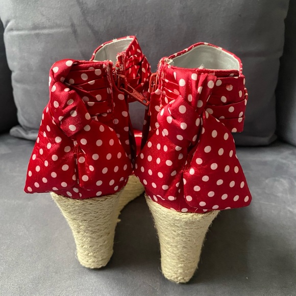 Women’s red wedge sandals, size 8 - Picture 2 of 8